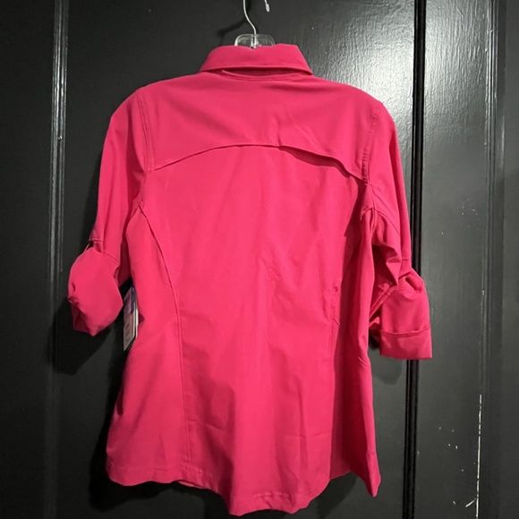 Columbia -NWT - Omni Shade Sun Protection Top - S/P - Picture 3 of 5
